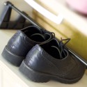 Platsbesparande smalt skoskåp i trä 5 dörrar 15 par skor KimShoe 5SS Bestånd