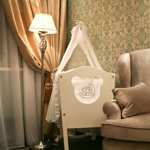 Golvlampa klassisk stil vardagsrum tyg lampskärm Grace Maytoni
