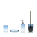 Badrumsset i ljusblått glas Tvålkopp Tvålpump Tandborstmugg Toalettborste Elba Försäljning