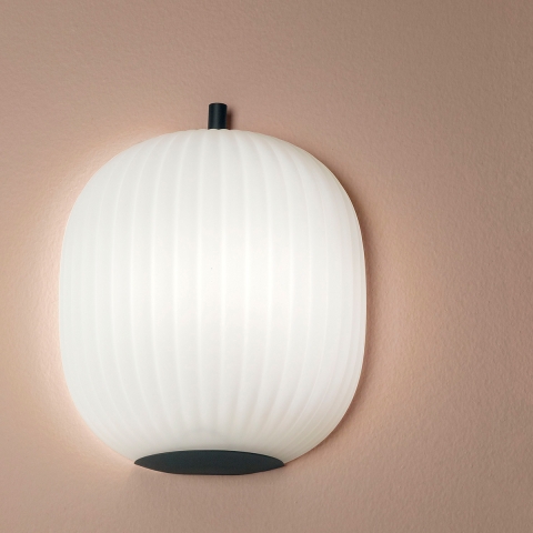 Väggmonterad klassisk lampa i glas och svart metall Domizia-P Kampanj