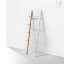Modern design handdukstork i trä, modell Olaf Kampanj