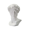 Dekorativ skulptur av manshuvud i harts 44x35,5x60 cm David Katalog