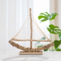 Träskulptur segelbåt med tygnät 45x45x7 cm Enok Försäljning