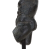 Svart resinbyst av man, skulptur Ercole Rea