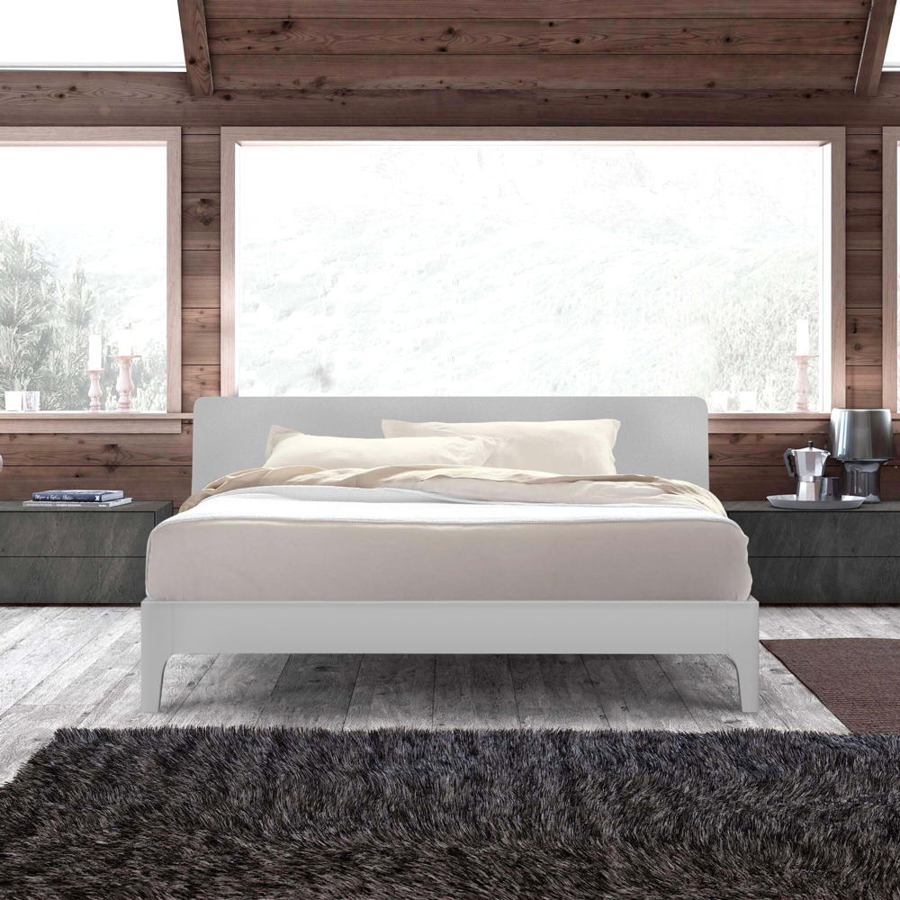 Dubbelsäng i trä modern design 160x200cm huvudgavel ribbotten Linz King