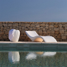 Solsäng pool däckstol trädgård schäslong vit design Vega Kampanj